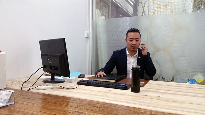 嫩草蜜桃在线视频陶瓷砖西安销售总经理夏东升