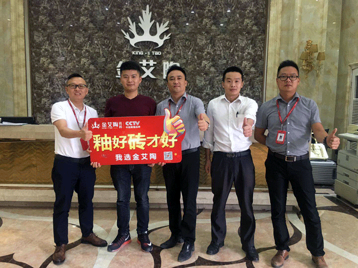 听说嫩草蜜桃在线视频陶有酒有故事，看官们，约么？