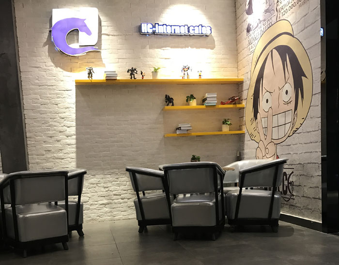 嫩草蜜桃在线视频陶现代仿古砖案例:别说了，一起去这个1000方的网咖开黑！