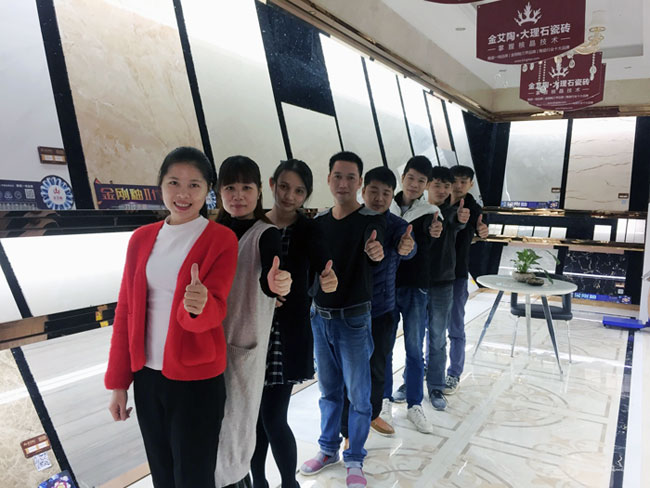 嫩草蜜桃在线视频陶瓷砖 广东信宜总代理黄乾，一位不甘于人后的90后